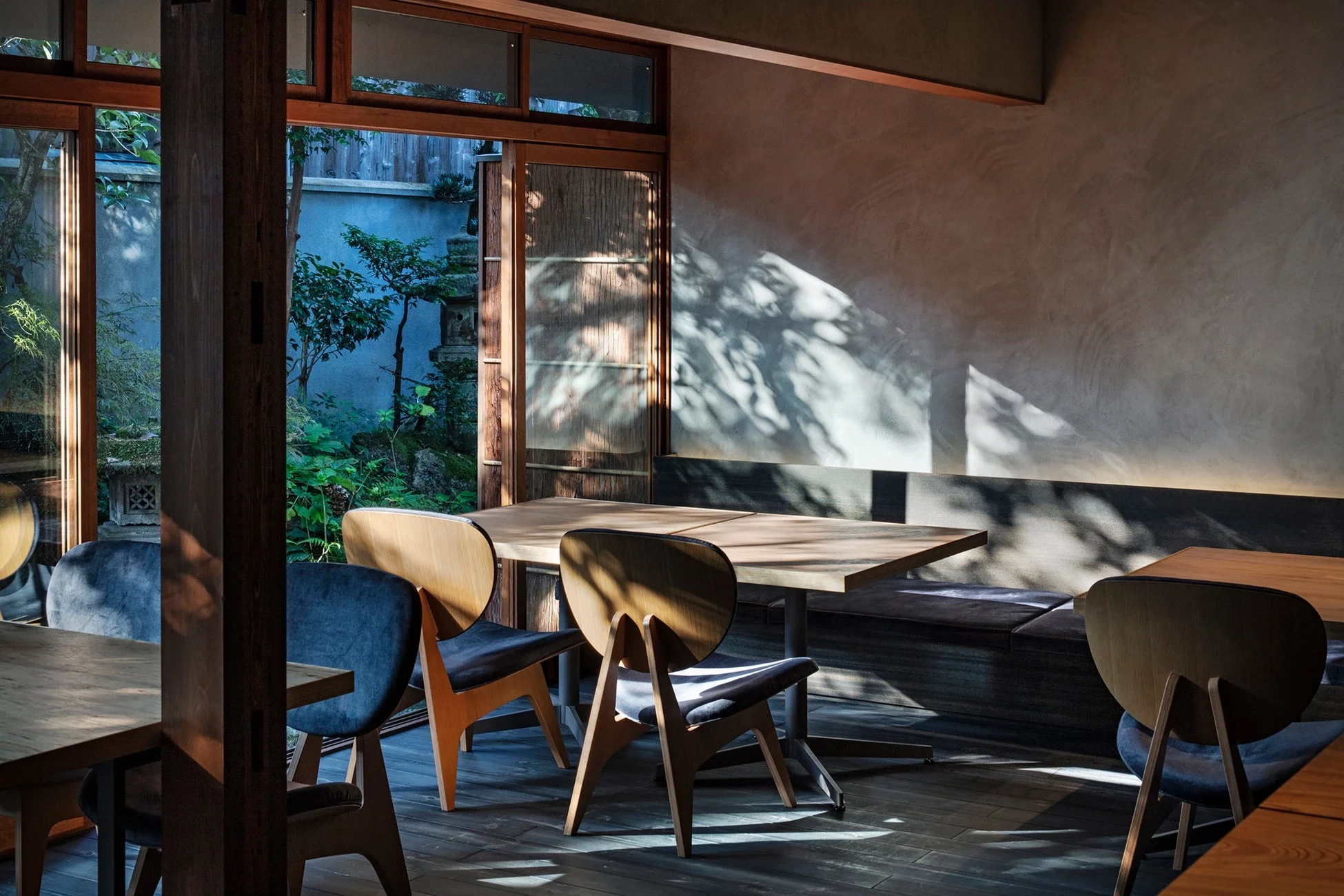 小林屋のレストラン/カフェ内装